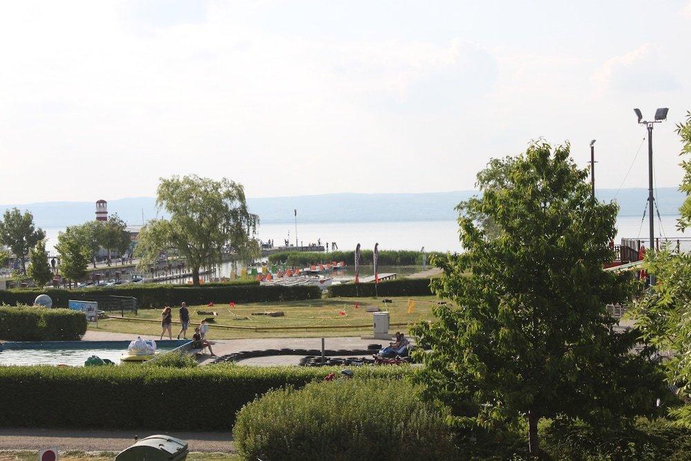 Hotel Al Faro Lodge Am See Podersdorf am See Exterior photo