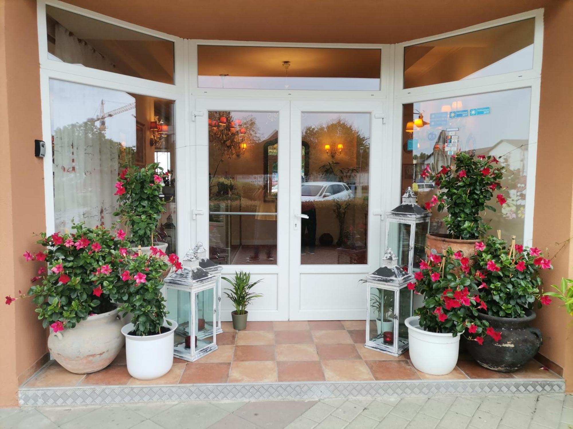 Hotel Al Faro Lodge Am See Podersdorf am See Exterior photo