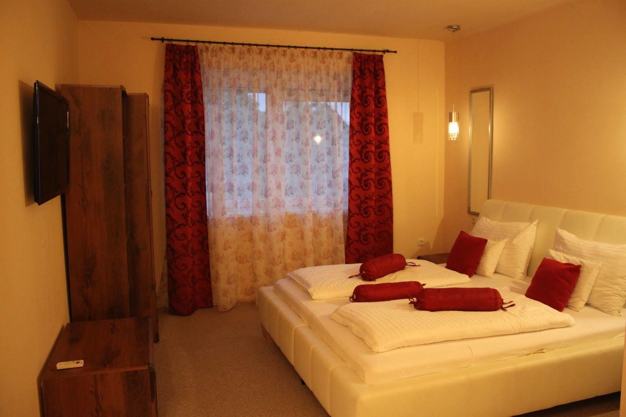 Hotel Al Faro Lodge Am See Podersdorf am See Exterior photo